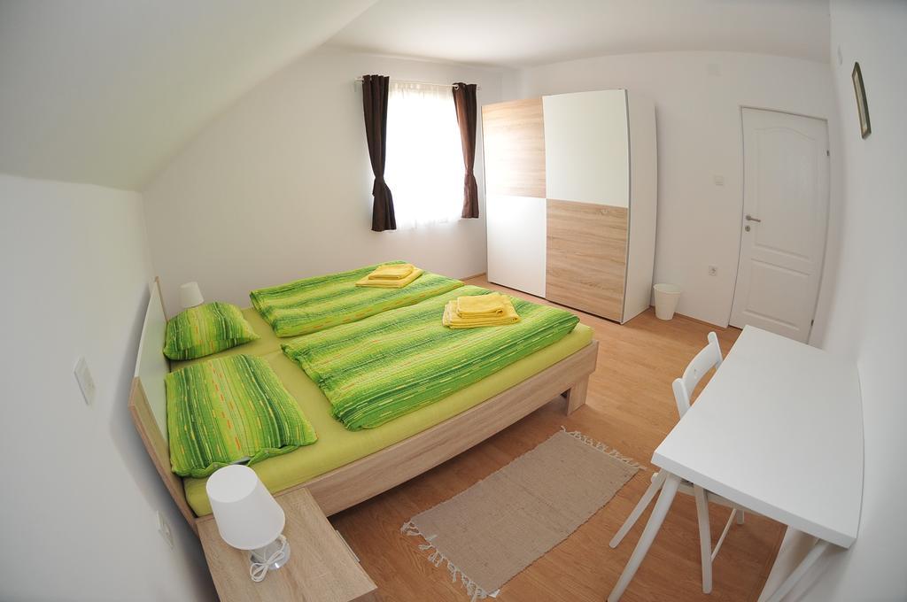 Apartments Zugec Seliste Dreznicko Room photo
