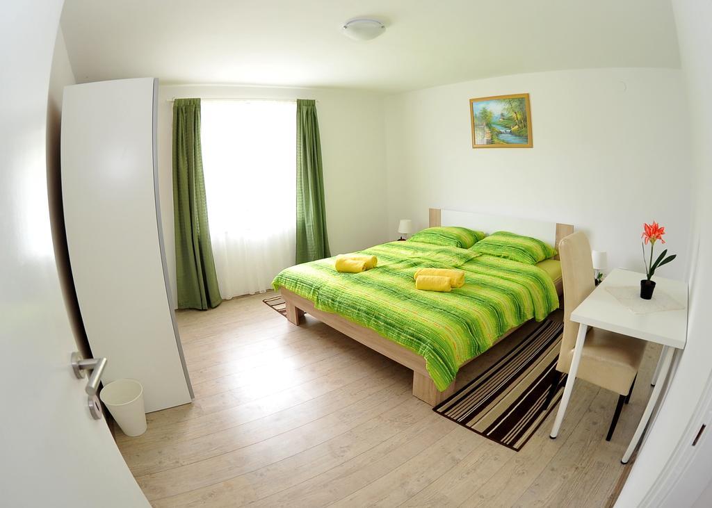 Apartments Zugec Seliste Dreznicko Room photo